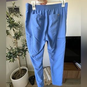 FIGS scrubs! Style: High Waisted Yola Skinny Scrub Pants